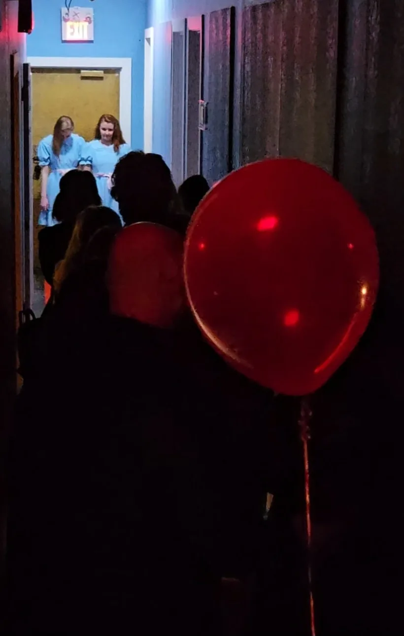 Red balloon hallway - The Shine 2023
